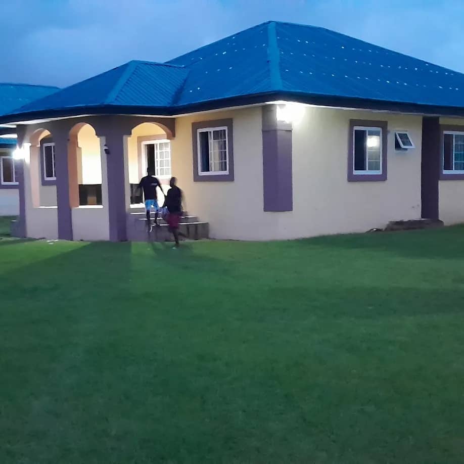 Dexdee Resort chalets at night